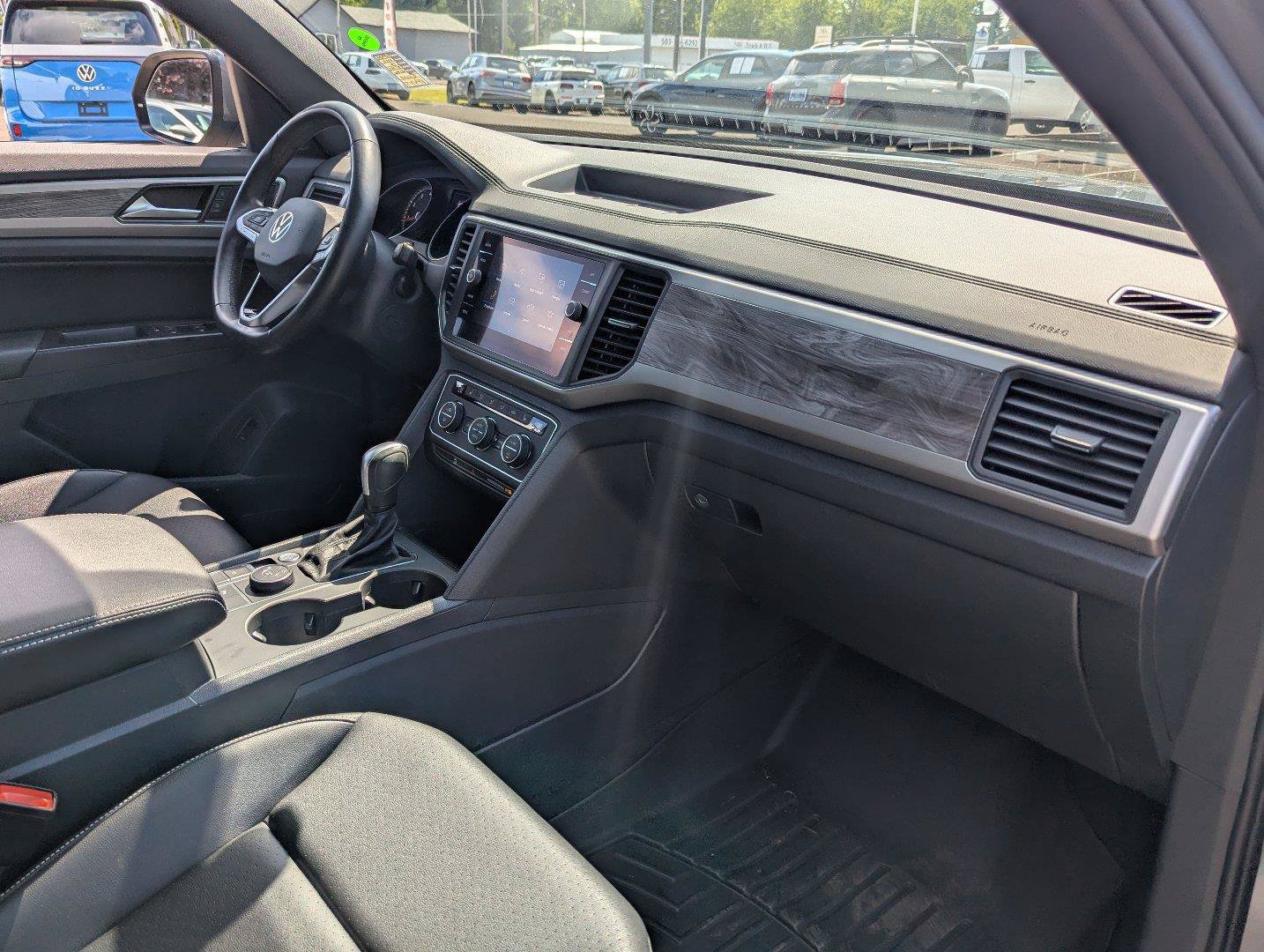 Used 2020 Volkswagen Atlas Cross Sport SE AWD/4WD image 33