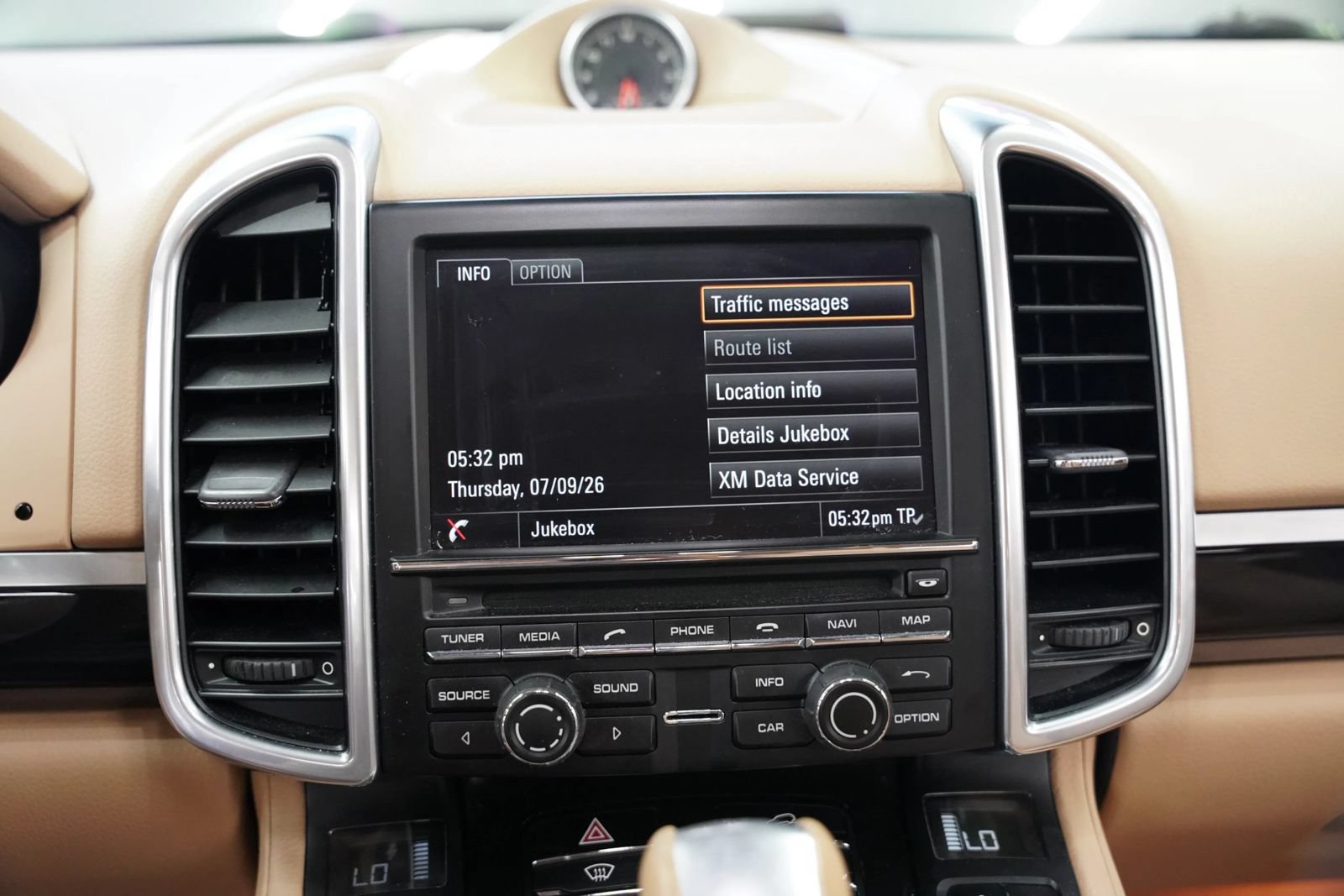 Used 2014 Porsche Cayenne AWD/4WD image 35
