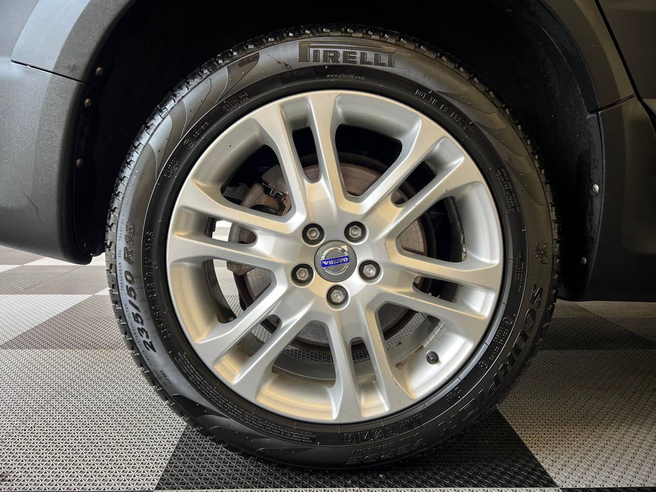 Used 2016 Volvo XC70 T5 Premier w/ Proximity Package FWD image 30