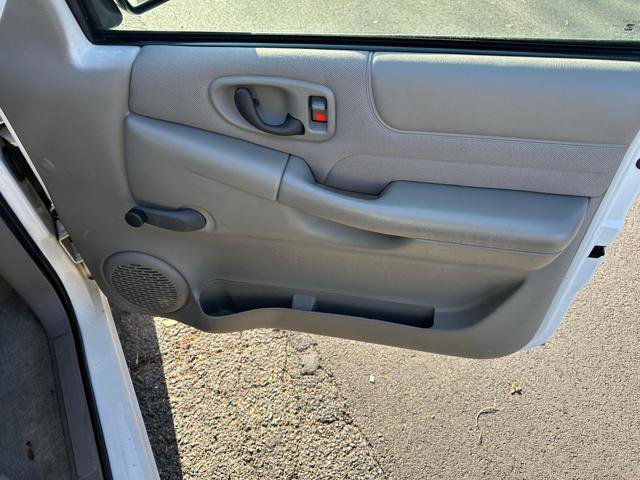 Used 2003 Chevrolet Blazer LS image 11