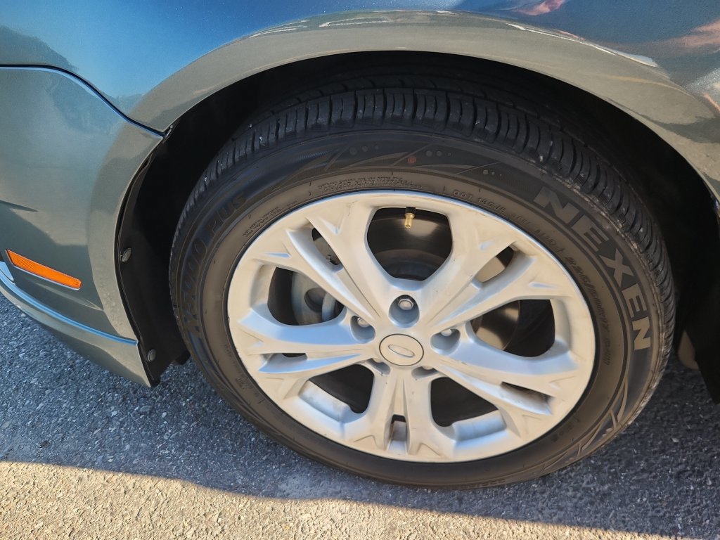 Used 2012 Ford Fusion SE FWD image 18