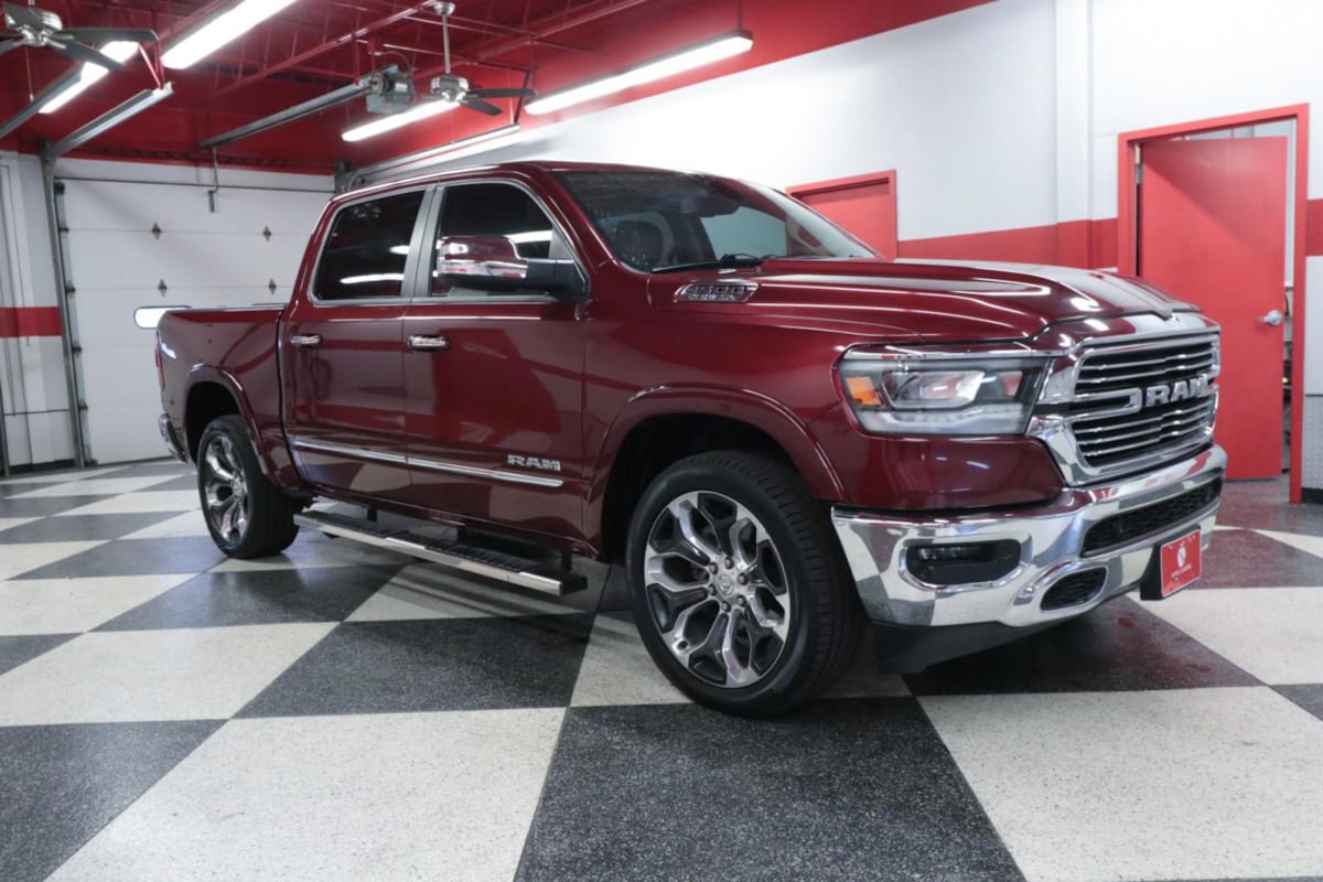 Used 2019 RAM 1500 Laramie AWD/4WD image 2