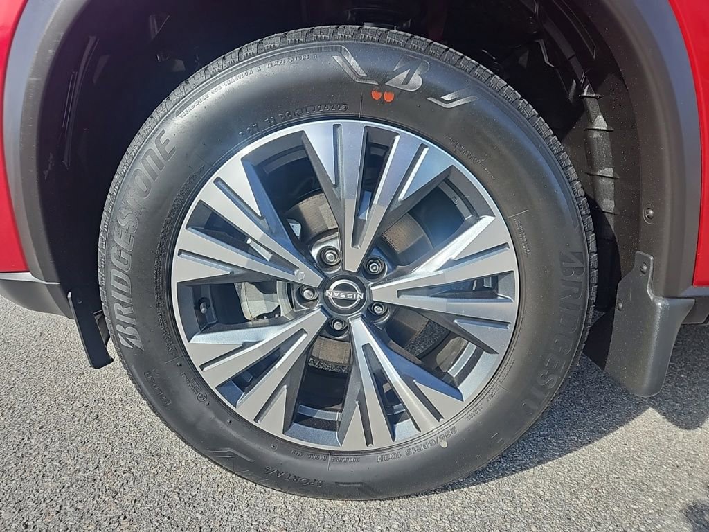 Used 2023 Nissan Rogue SV image 13