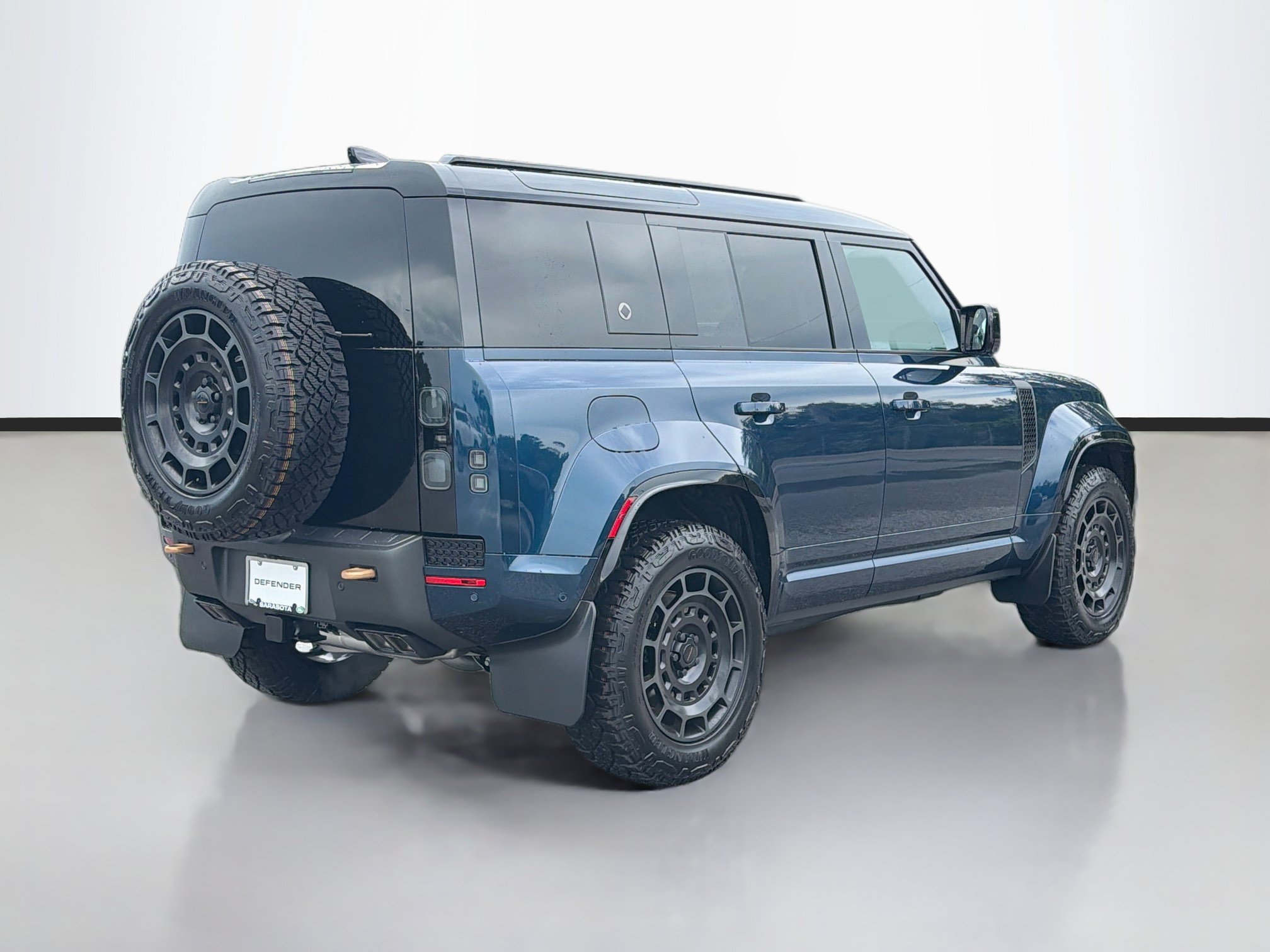 New 2026 Land Rover Defender 110 OCTA AWD/4WD image 5