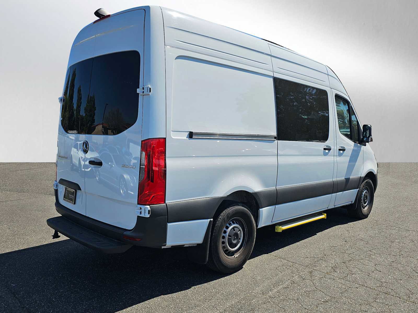 Used 2025 Mercedes-Benz Sprinter 2500 image 3