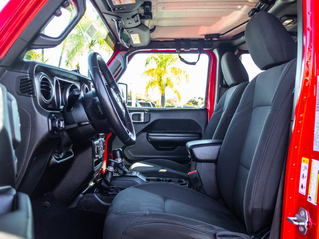 Used 2018 Jeep Wrangler Unlimited Sport S AWD/4WD image 25