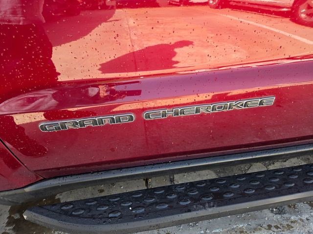 Used 2018 Jeep Grand Cherokee Limited image 22