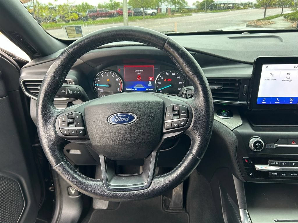 Used 2020 Ford Explorer XLT w/ Equipment Group 202A AWD/4WD image 22