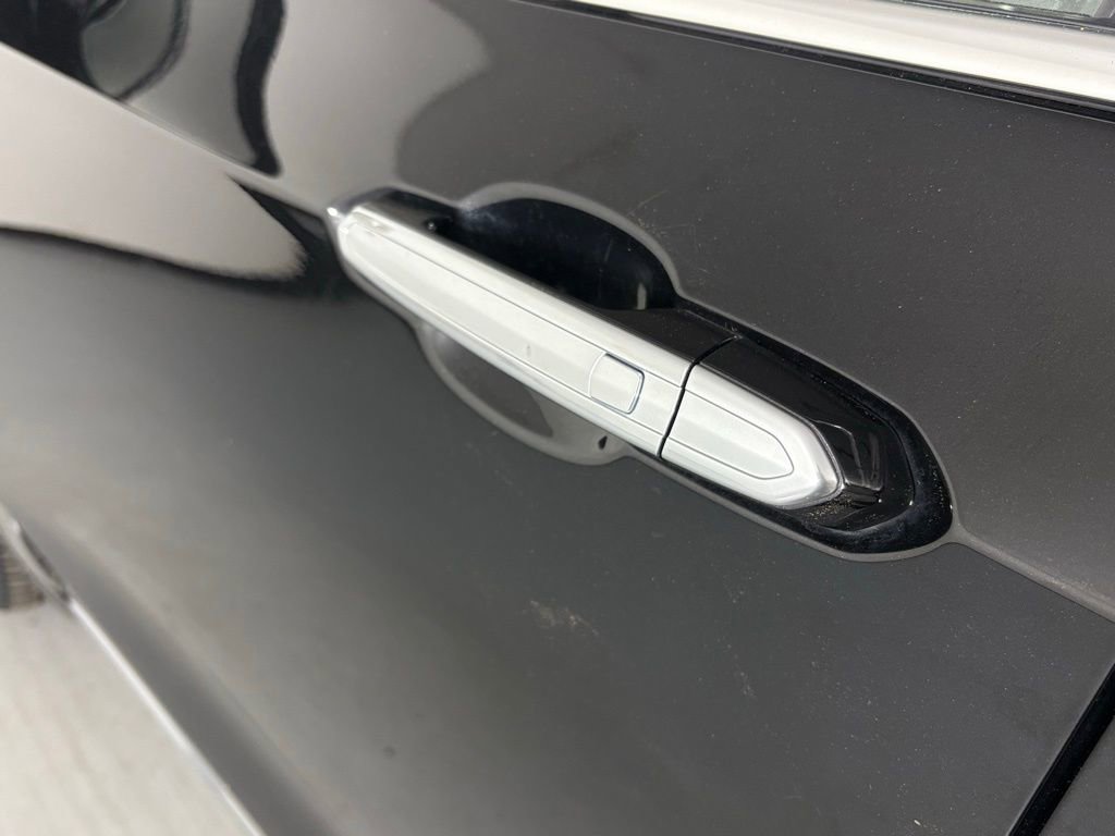 Used 2024 Cadillac XT6 Luxury image 14