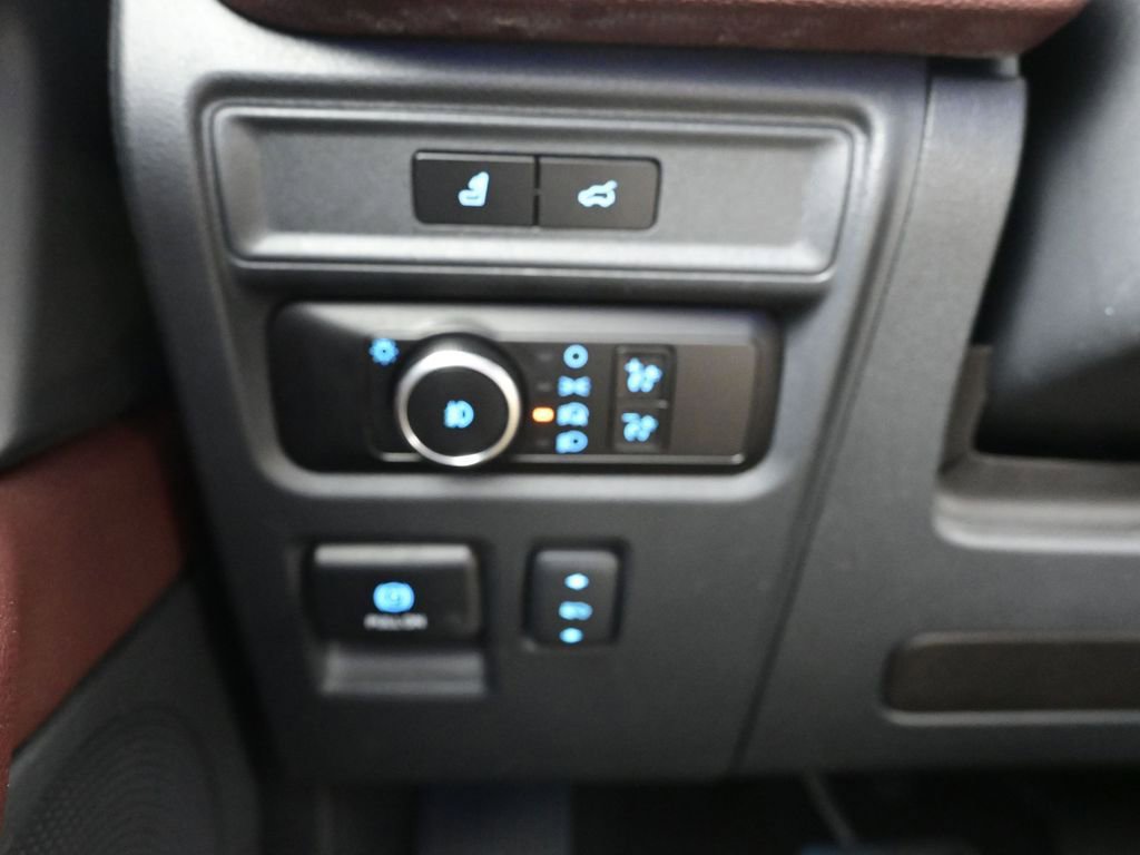 Used 2023 Ford Expedition Max Limited image 18