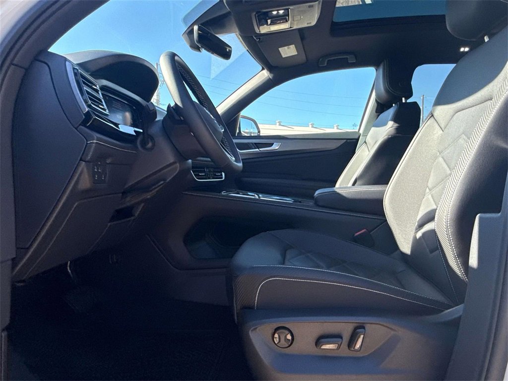 New 2026 Volkswagen Atlas Cross Sport SE image 11