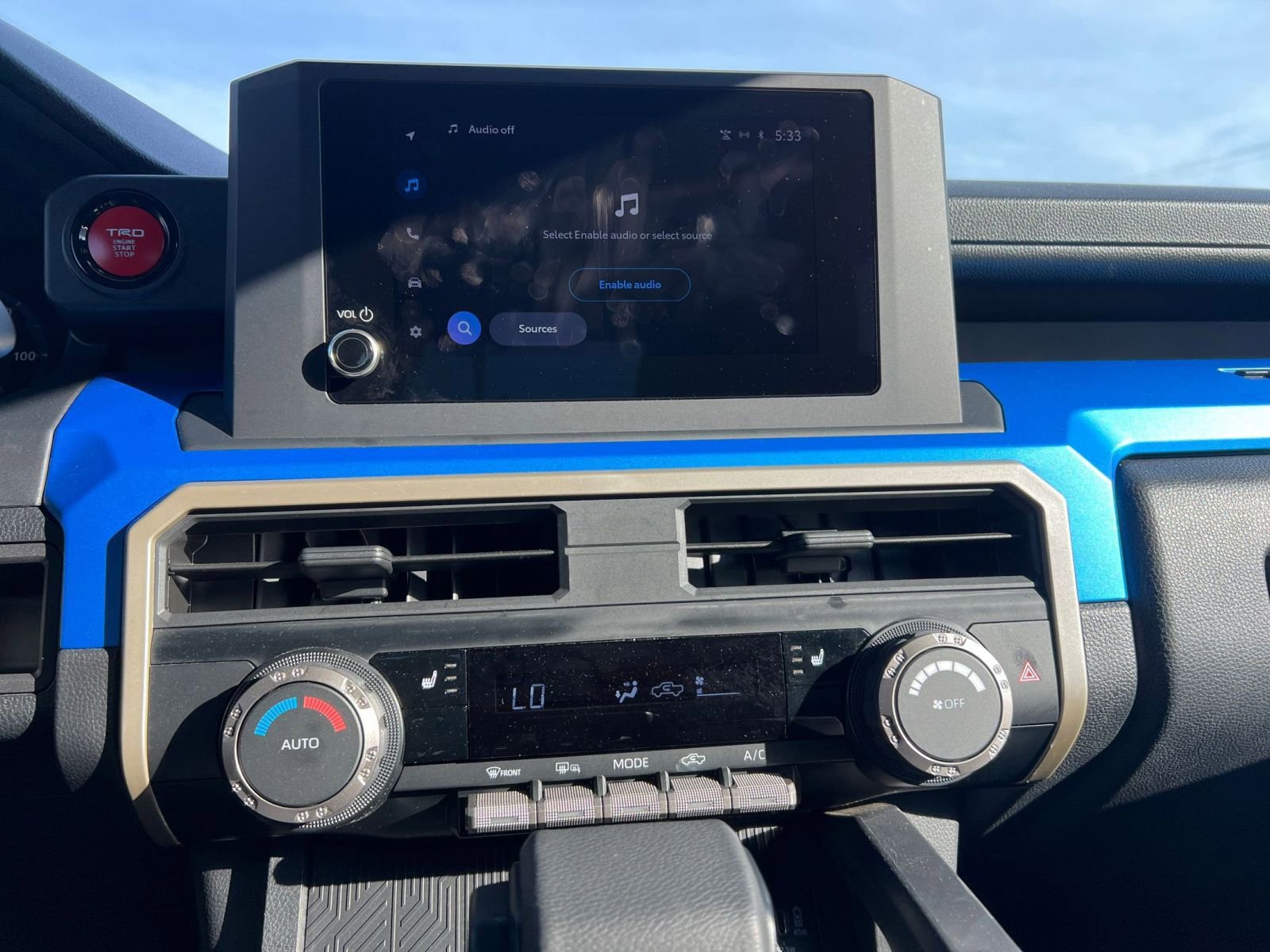 Used 2025 Toyota Tacoma TRD Off-Road image 17