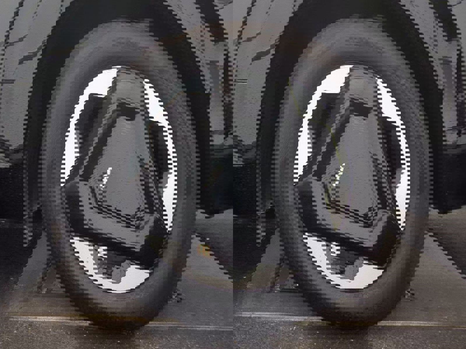 Used 2024 Kia EV9 Land image 17