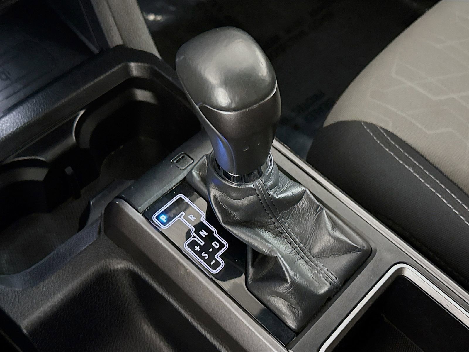 Used 2022 Toyota Tacoma TRD Off-Road w/ Technology Package image 16