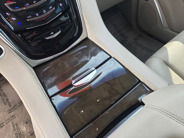 Used 2019 Cadillac Escalade ESV Luxury image 16