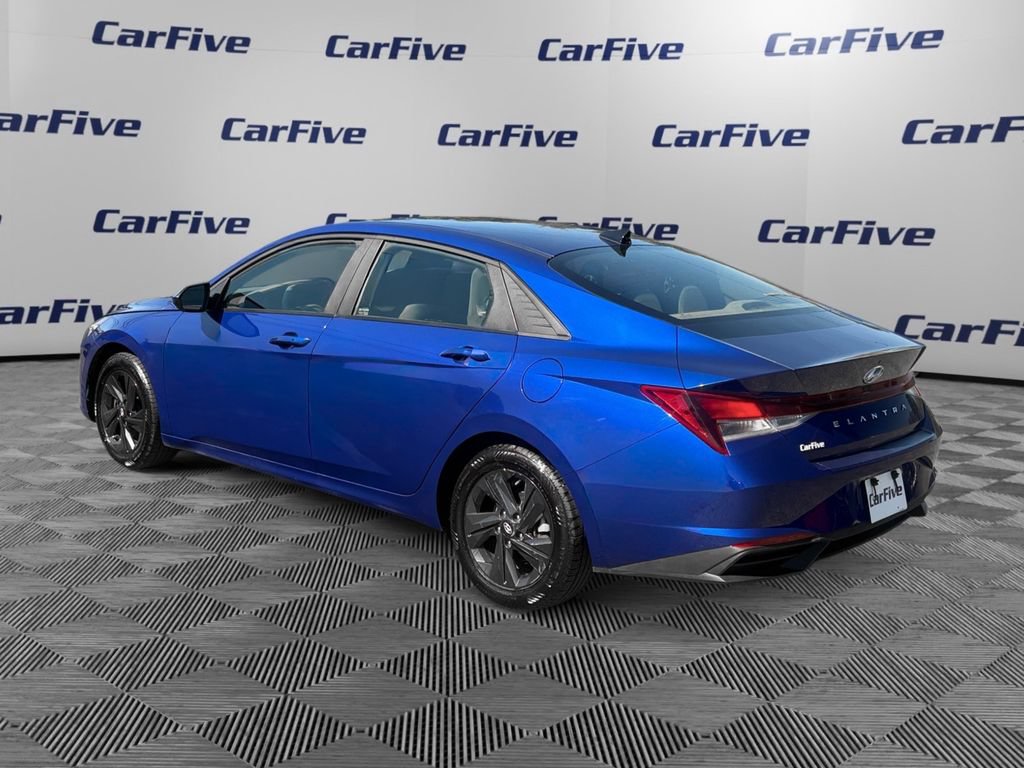 Used 2023 Hyundai Elantra SEL FWD image 3