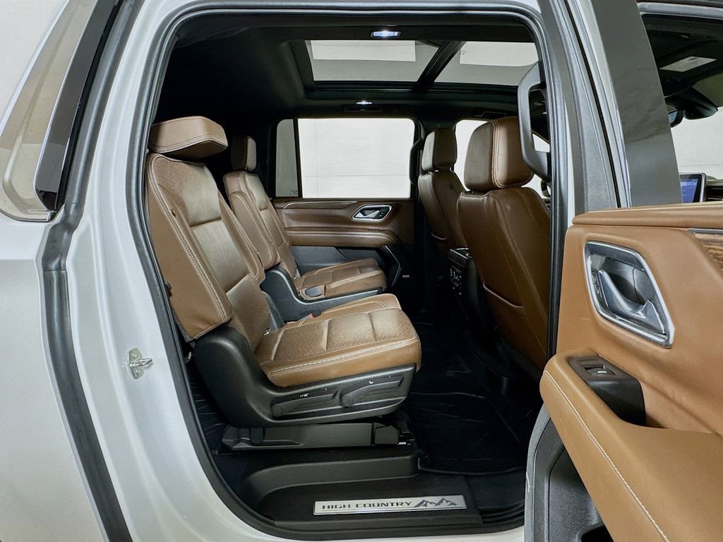 Used 2021 Chevrolet Suburban High Country image 28