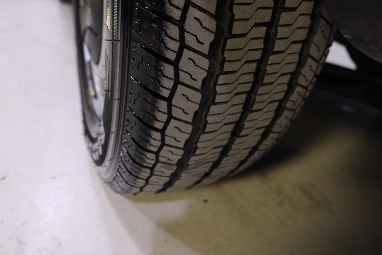 Used 2016 Ford Transit 350 XL image 38