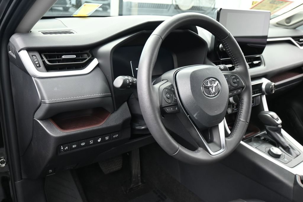 Used 2025 Toyota RAV4 Limited w/ Advanced Technology Package AWD/4WD image 15