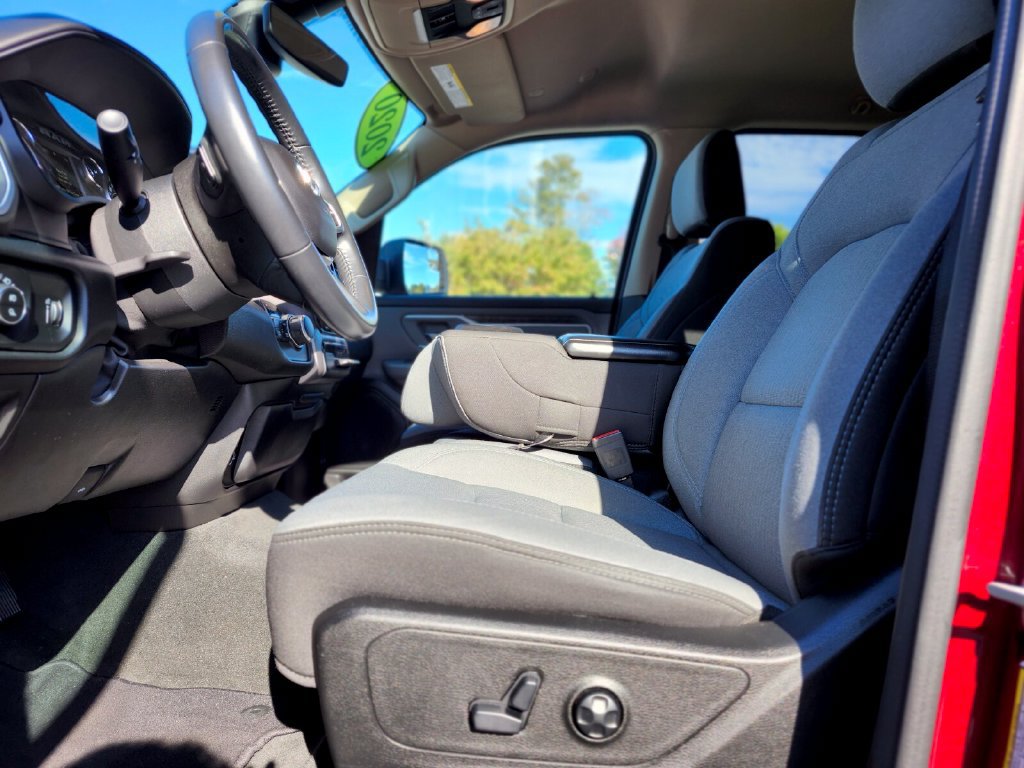 Used 2020 RAM 1500 Big Horn AWD/4WD image 18