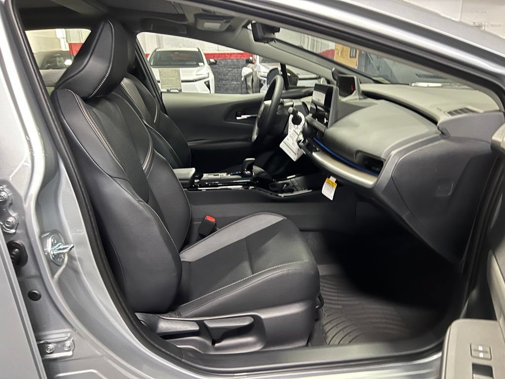 New 2027 Toyota Prius Limited AWD/4WD image 17