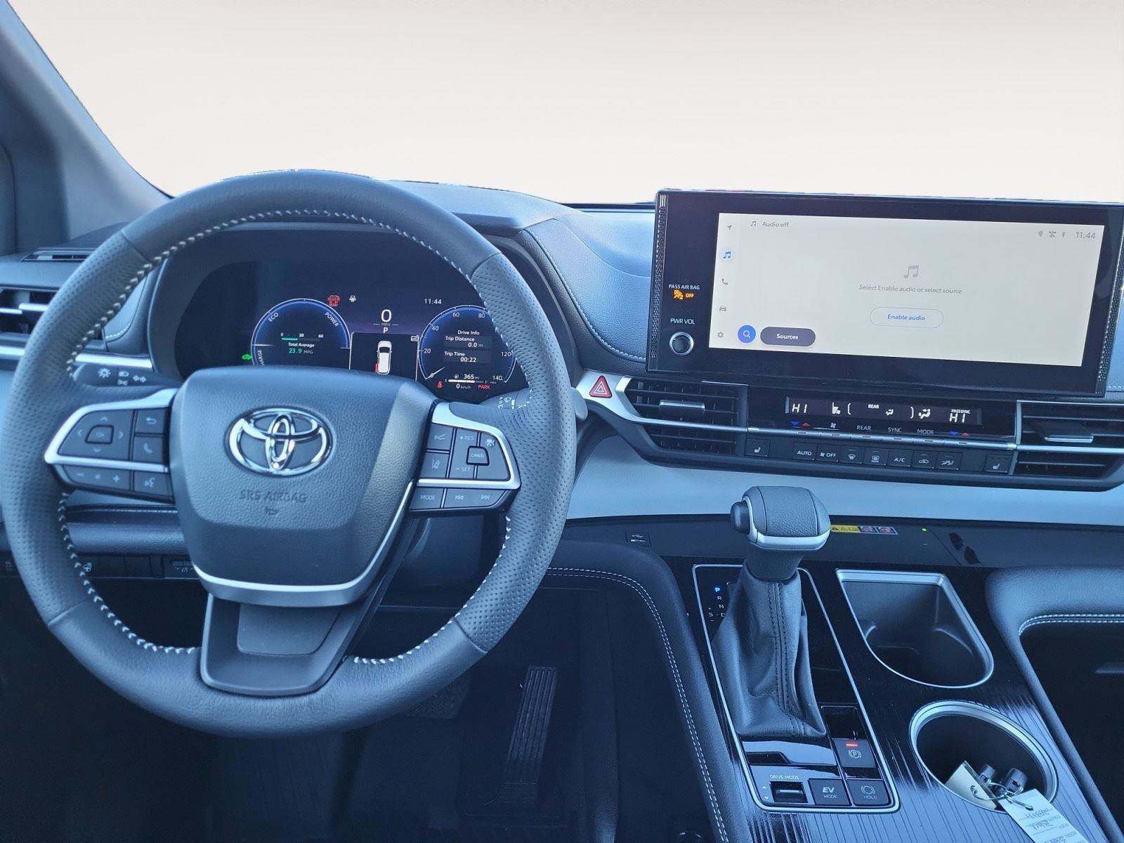 Used 2025 Toyota Sienna XSE image 13