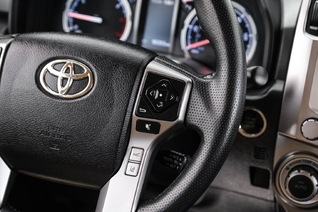 Used 2022 Toyota 4Runner Limited AWD/4WD image 15