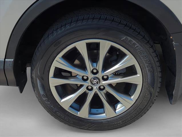Certified 2017 Toyota RAV4 Limited image 9