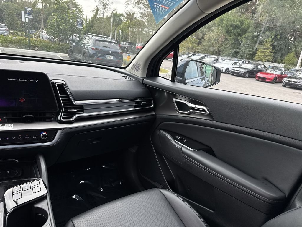 Used 2023 Kia Sportage EX image 16