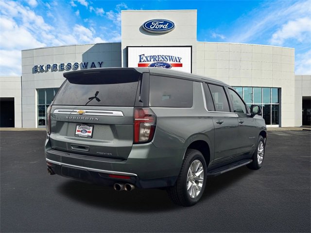Used 2023 Chevrolet Suburban Premier image 6