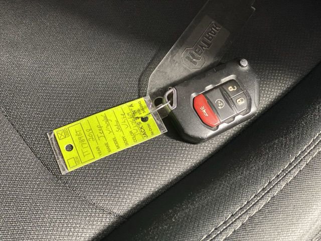 Used 2018 Jeep Wrangler Unlimited Sahara image 19