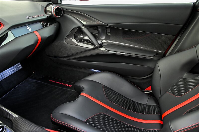 Used 2020 Ferrari 812 Superfast RWD image 47