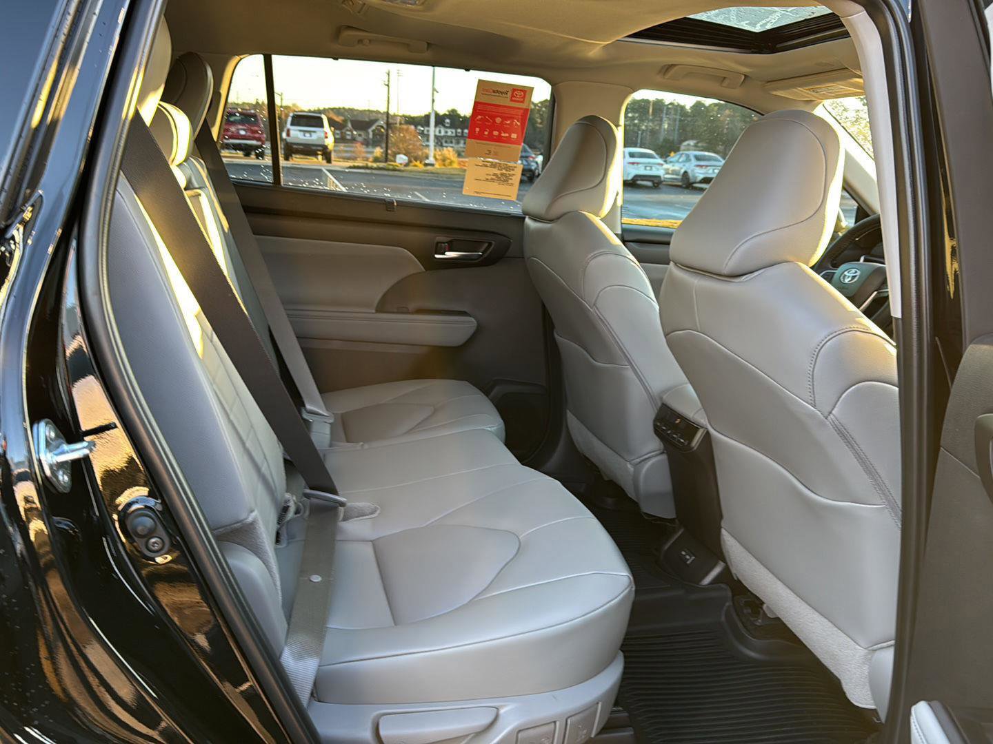 New 2026 Toyota Highlander XLE image 11