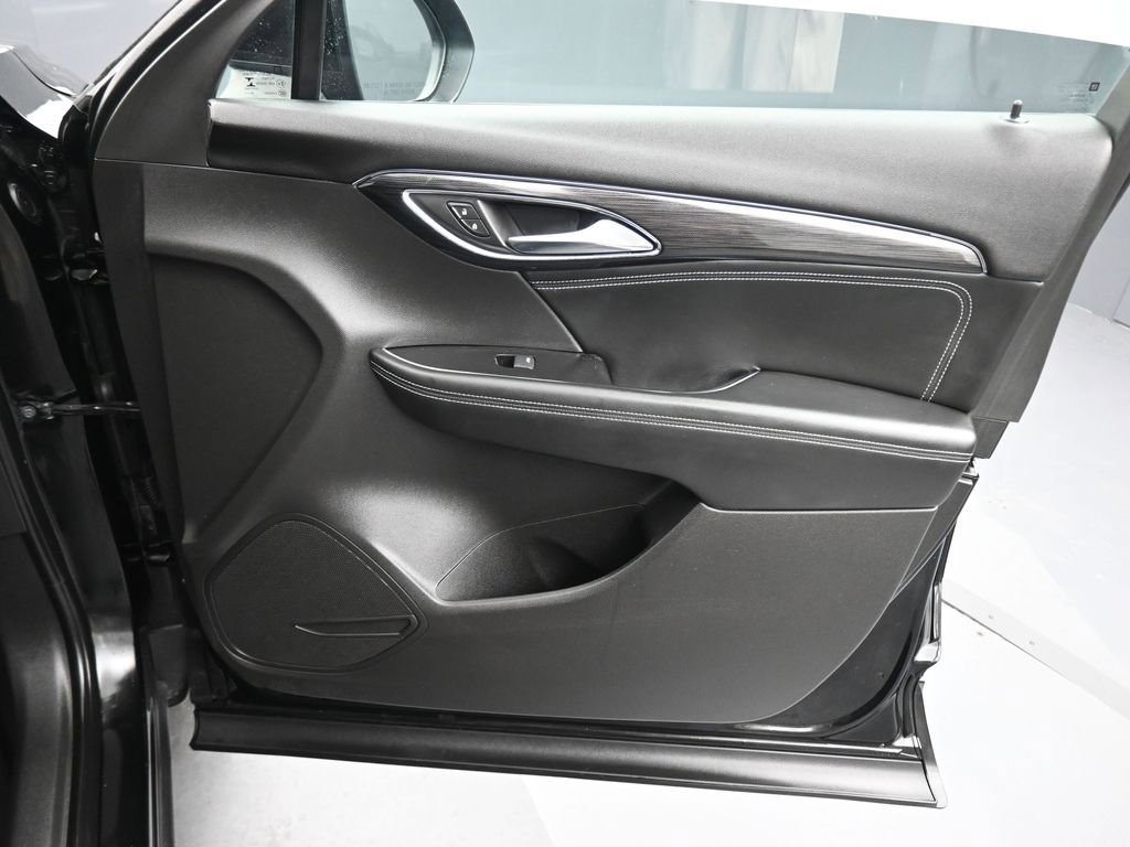 Used 2023 Buick Envision Preferred FWD image 40