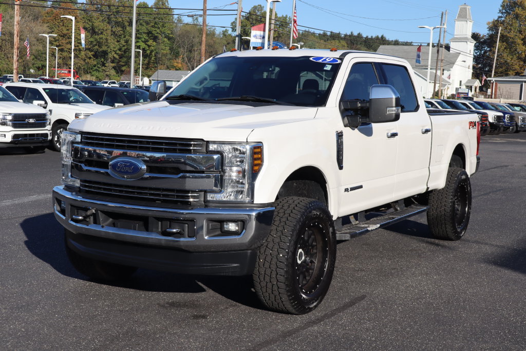 Used 2019 Ford F350 Lariat w/ Lariat Ultimate Package AWD/4WD image 16