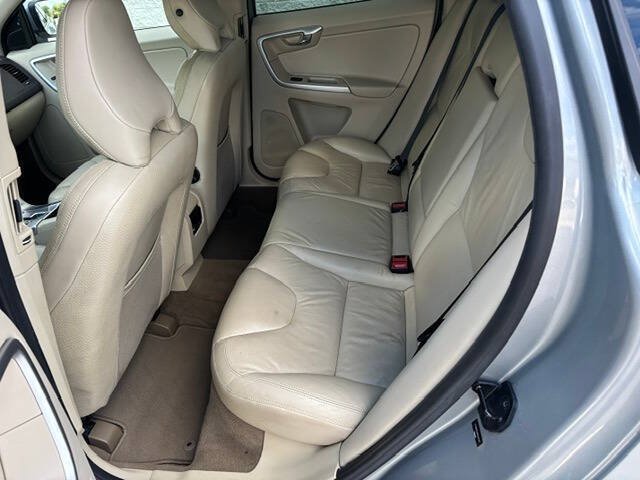 Used 2011 Volvo XC60 3.2 FWD image 12