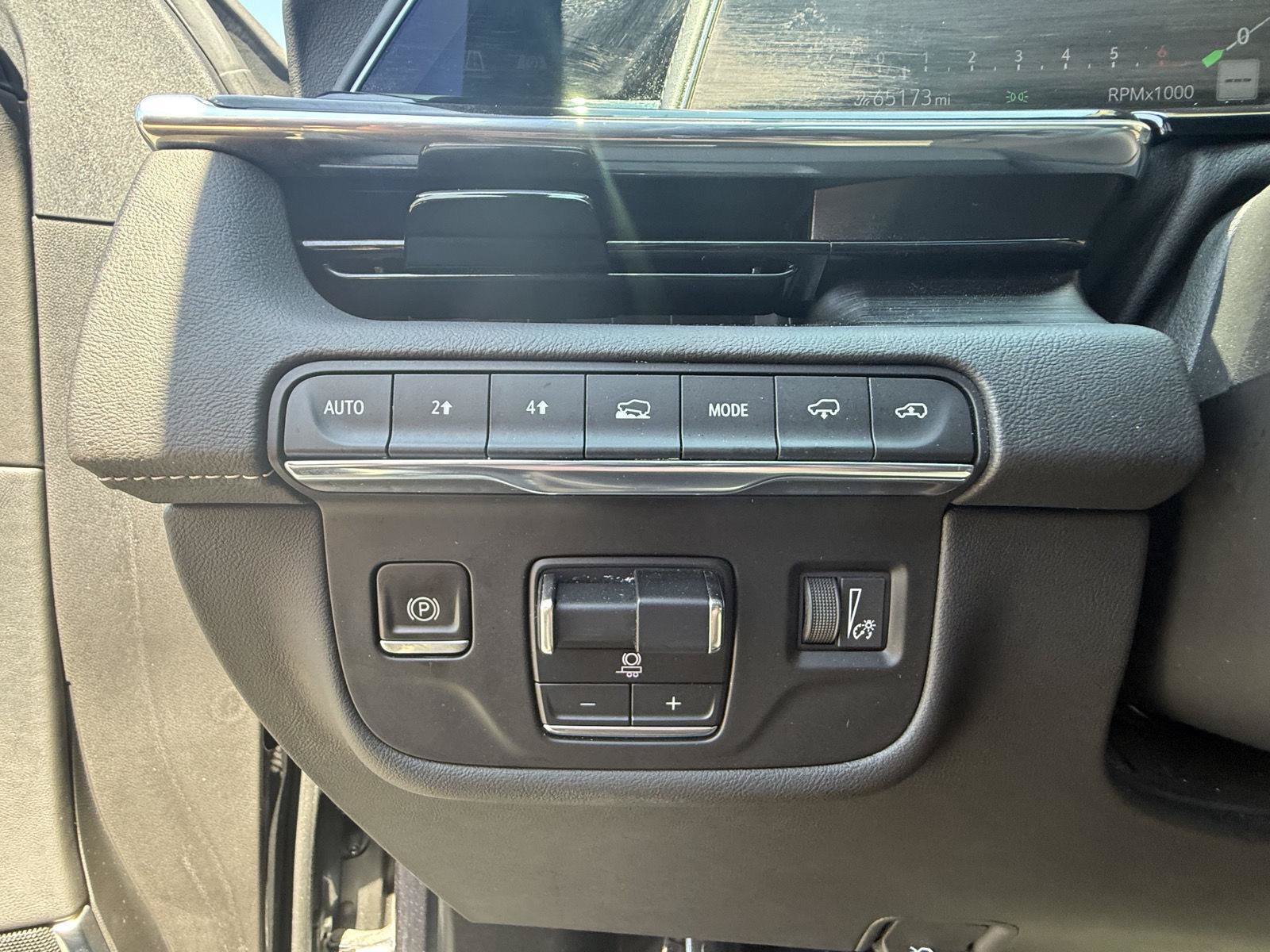 Used 2021 Cadillac Escalade ESV Sport w/ Driver Assist Tech Package AWD/4WD image 17