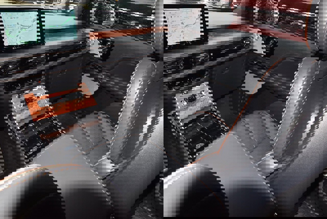 New 2026 Lincoln Aviator Black Label w/ Dynamic Handling Package image 18