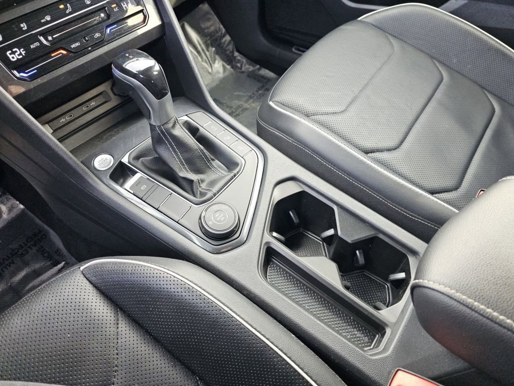 Used 2022 Volkswagen Tiguan SEL R-Line image 34