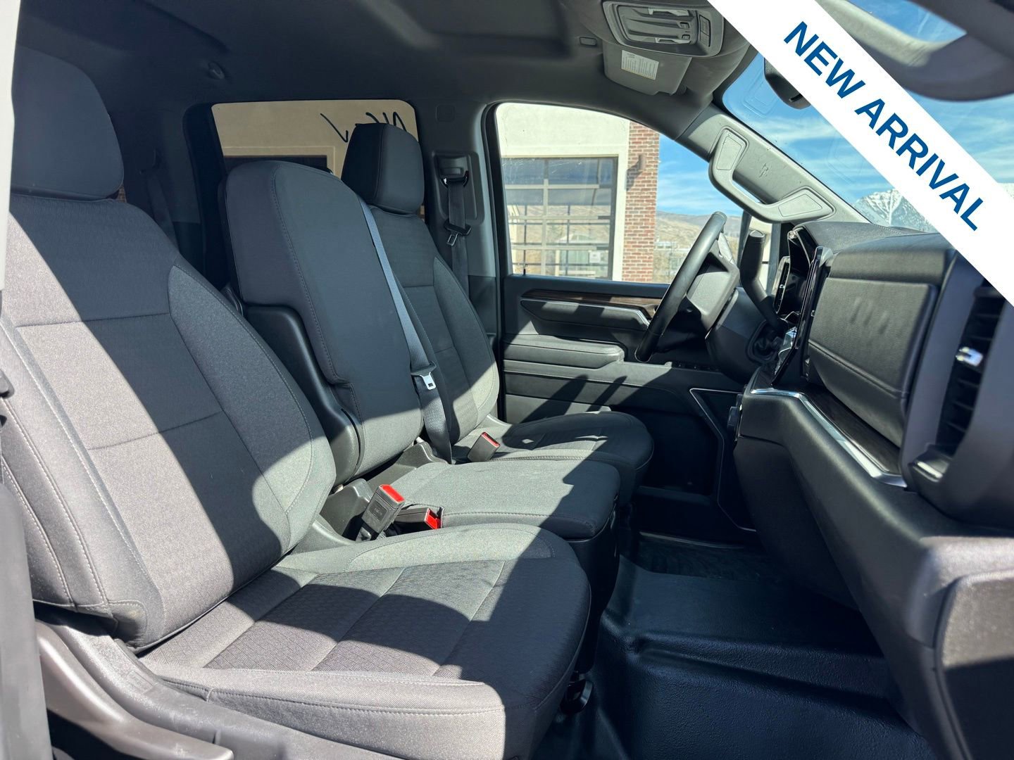 Used 2025 Chevrolet Silverado 2500 LT w/ Convenience Package image 9