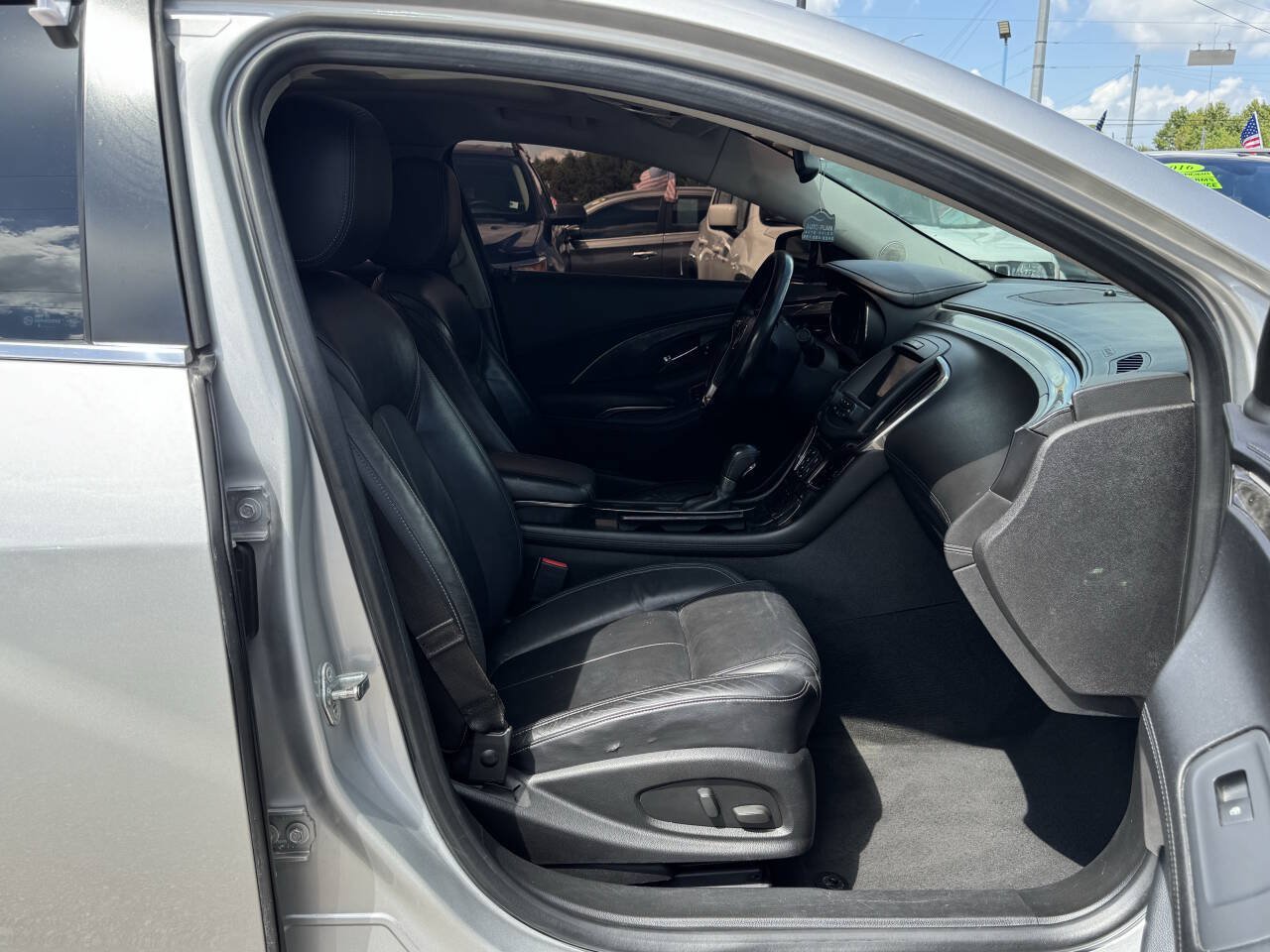 Used 2016 Buick LaCrosse Leather FWD image 12
