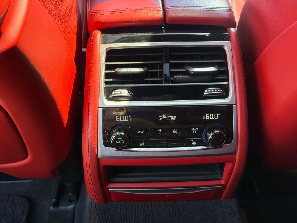 Used 2017 BMW 750i 750i Sedan image 29