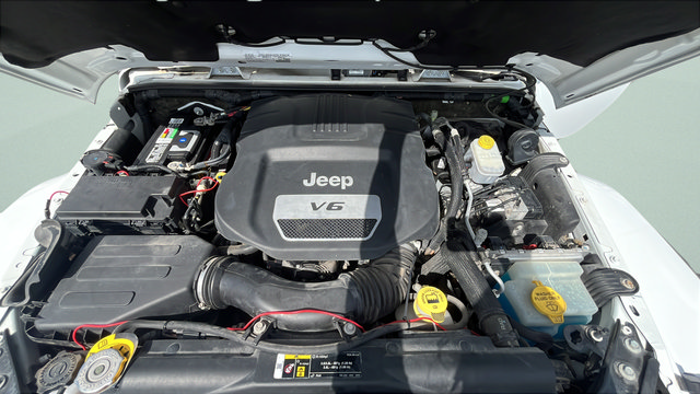Used 2018 Jeep Wrangler Unlimited Sahara AWD/4WD image 28