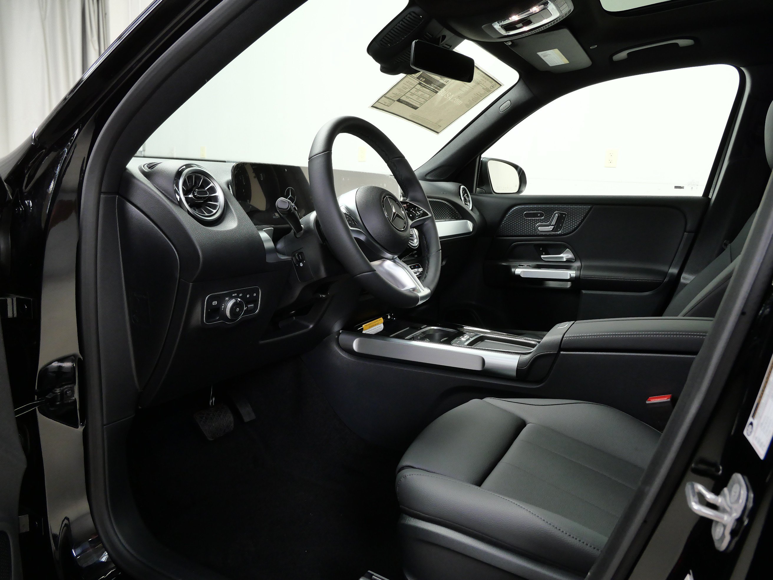 New 2026 Mercedes-Benz GLB 250 4MATIC image 7