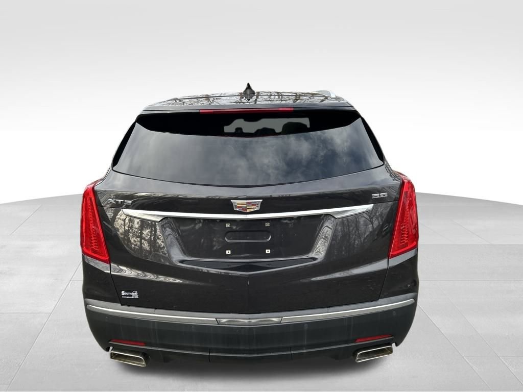 Used 2017 Cadillac XT5 Luxury w/ Driver Awareness Package image 4