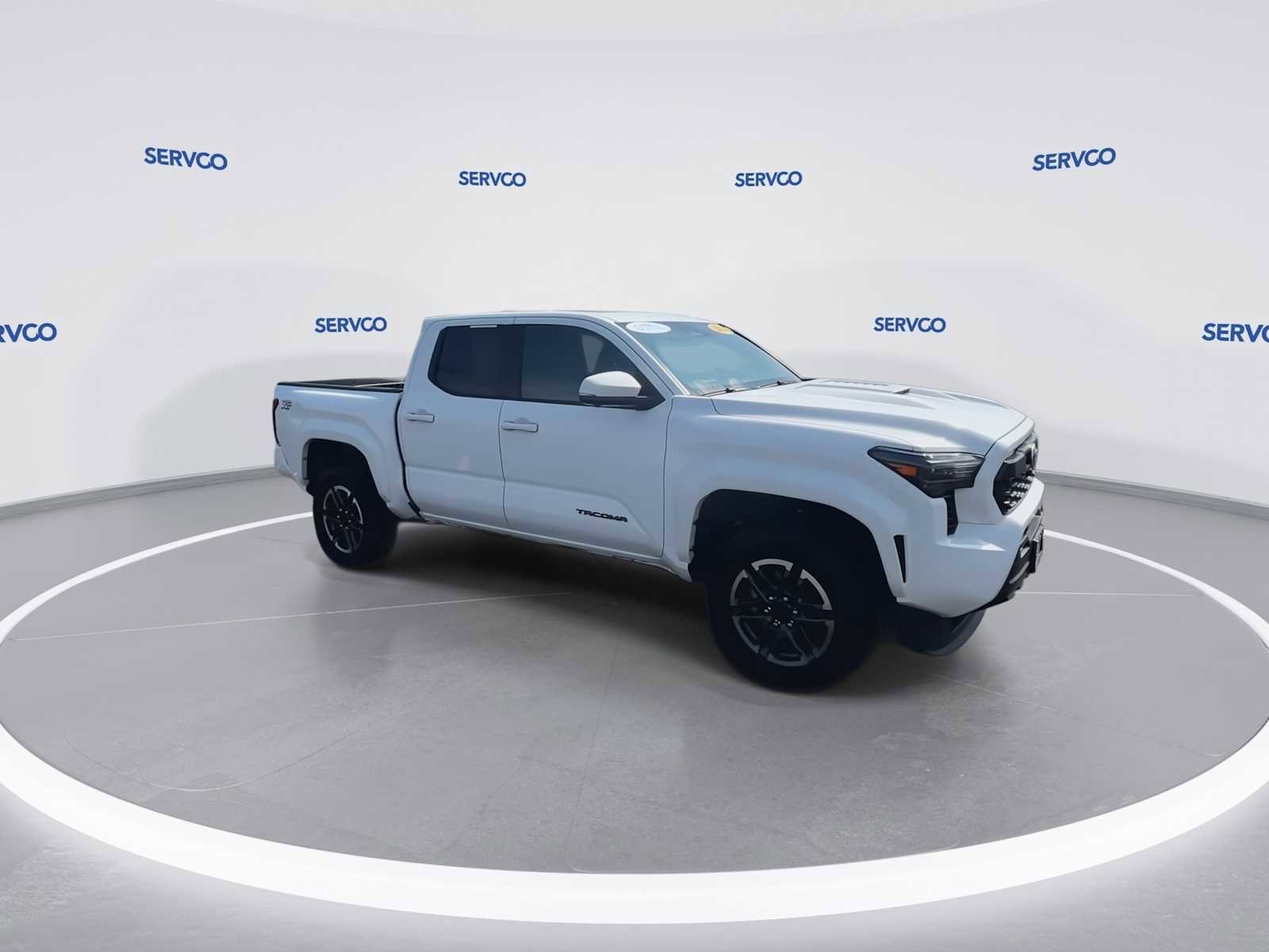 Used 2024 Toyota Tacoma TRD Sport AWD/4WD image 2