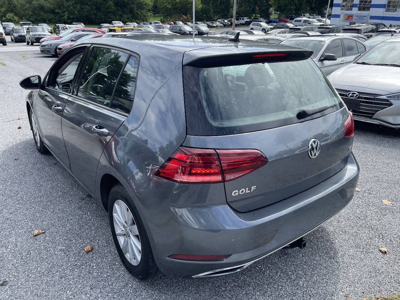 Used 2018 Volkswagen Golf S FWD image 8