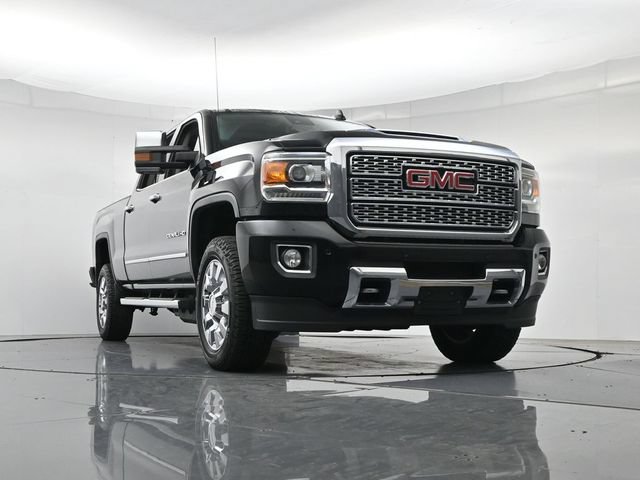 Used 2018 GMC Sierra 2500 Denali w/ Duramax Plus Package AWD/4WD image 38