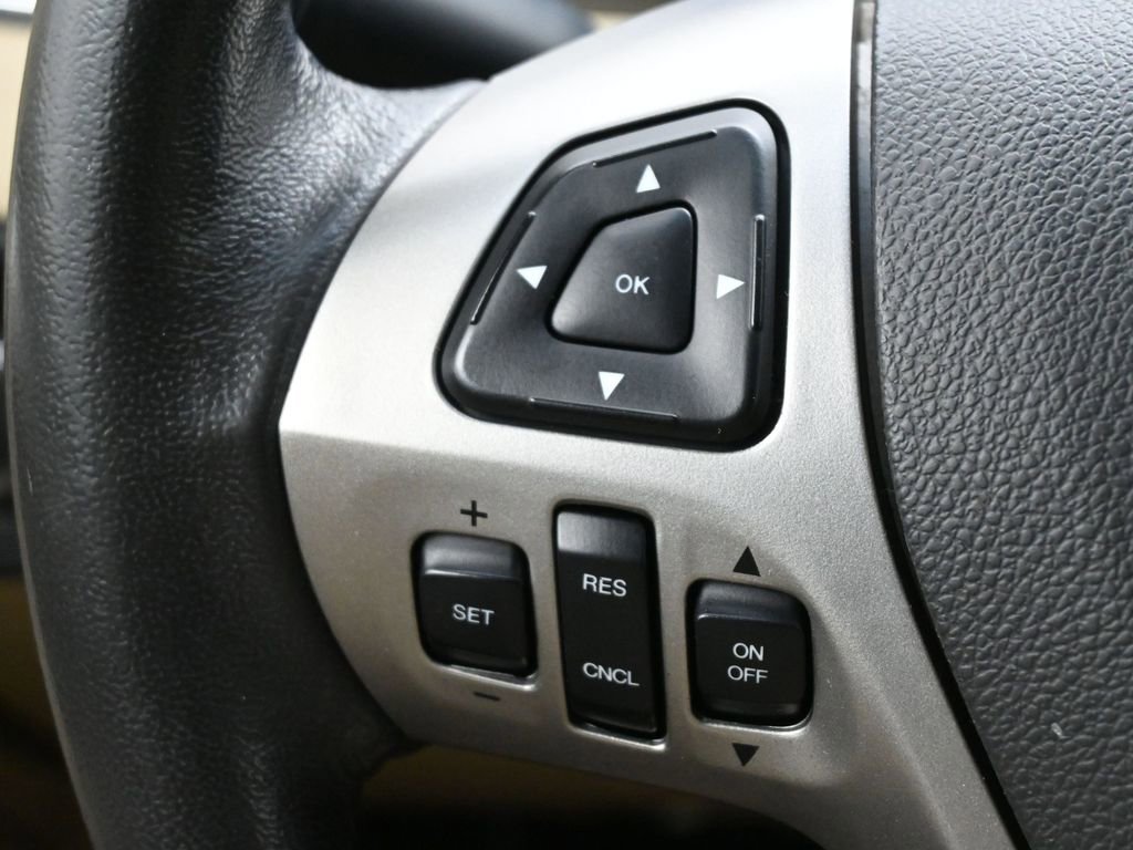 Used 2018 Ford Taurus SEL image 5