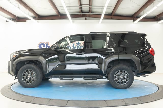 Used 2025 Toyota 4Runner SR5 AWD/4WD image 30